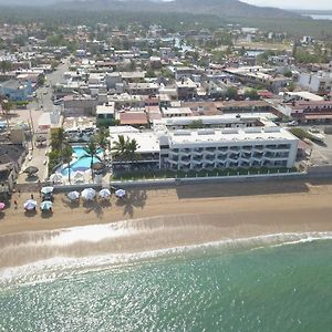 Hotel Barra de Navidad